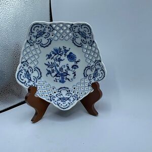 Vintage Blue Danube pentagonal Blue Onion reticulated bowl.